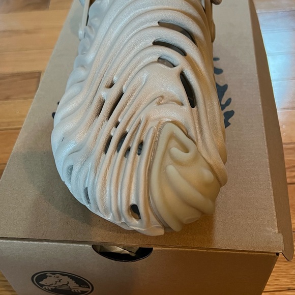 Croc Salehbemberry - Picture 2 of 6